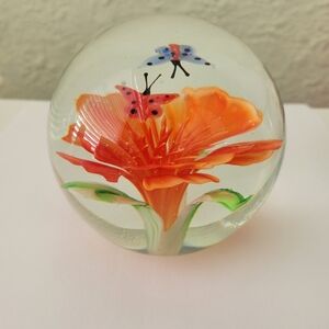 Vtg Art Glass Paperweight Controlled Bubbles with Butterflies and flowers 4"